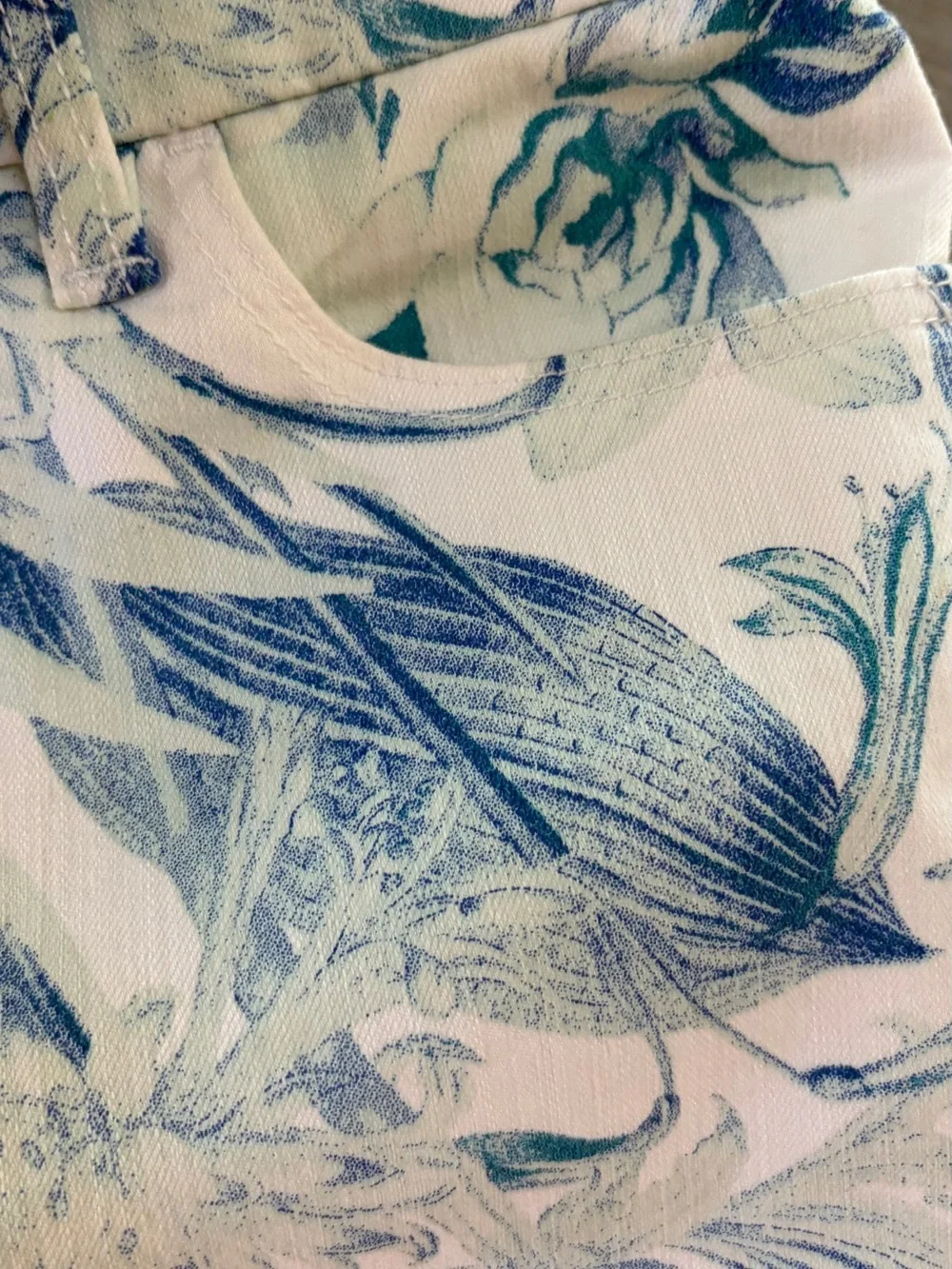 Chico's Teal and White Floral Cropped Pants